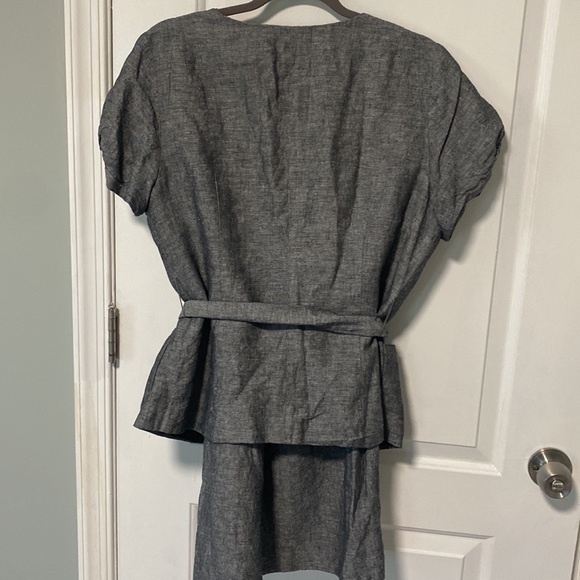 Banana republic matching suit set blazer US 12 and skirt US 8 - Picture 5 of 8